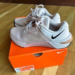 Nike Women’s Metcon 10 workout shoes, size 8.5